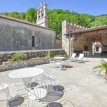 2 Bedroom In Holiday home