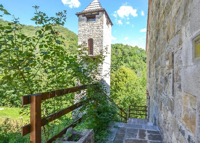 2 Bedroom In Holiday home